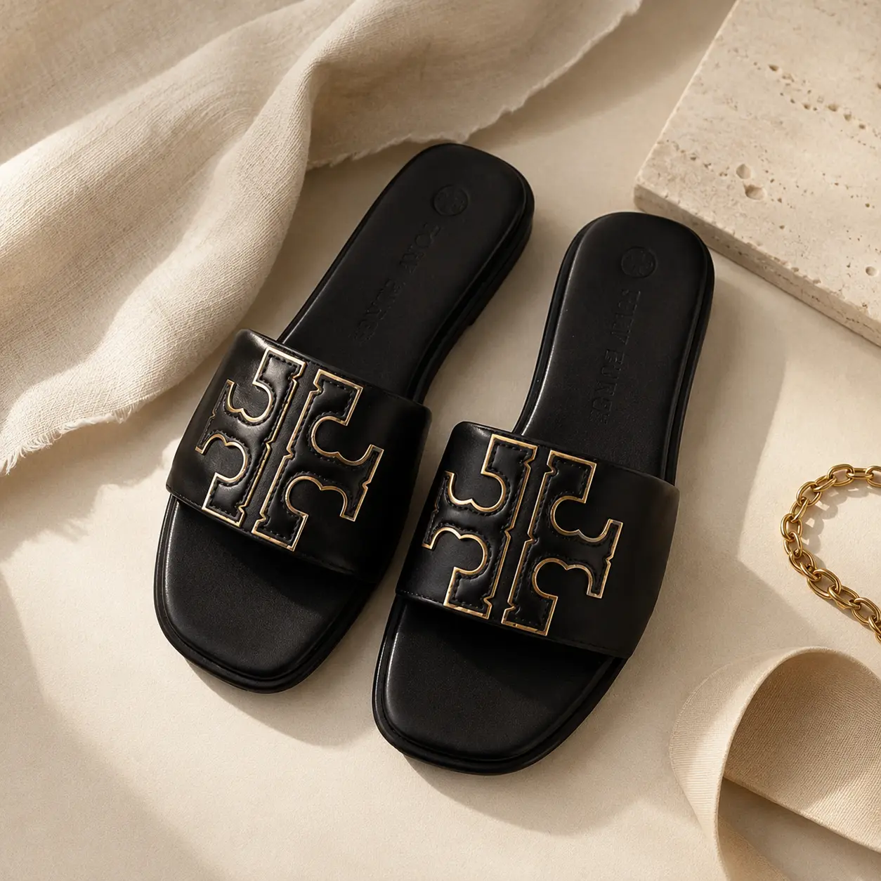 Women’s Rhinestone Flip Flop Sandals - Lightweight Flat Beach Slippers for Summer, Vacation and Daily Wear