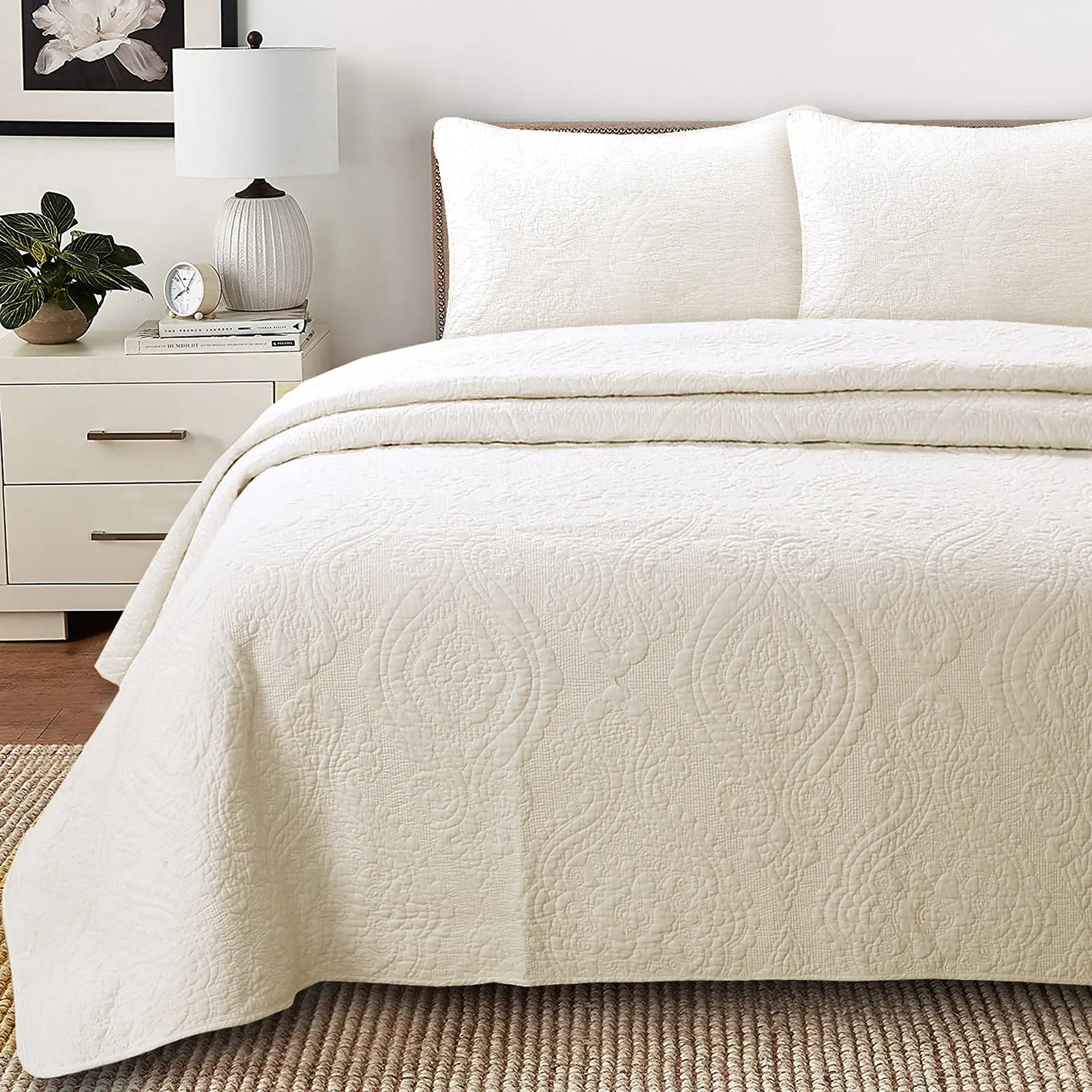 Solid Ivory Chic Brocade Matelassé Medallion Floral Cotton Reversible Quilt Bedding Set, Bedspread Set, Decorative Bedding Set