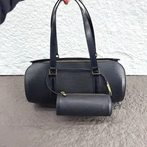 Pre-owned Louis Vuitton Leather Shoulder Bags 7.8'' R2519 Shoulder Bag C14538823069 0206 T3 Mia