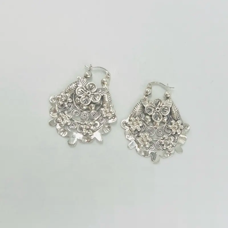 Hermosas Arracadas diseño Filigrana. Diseño artesanal. Plata 925