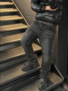 Men's Casual Streetwear Loose-Fitting Jeans, Button Fly Closure, All-Season Wear, Plain Pattern, Stylish Denim Jeans for Everyday Use