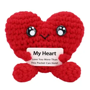 Handmade Crochet Heart Plush Toy Red Yarn Knitted Big Eyes Cute Heart Doll Card Holder Kawaii Amigurumi Desk Decor Romantic Gift Emotional Support Ornament for Home Office Room Display Shopping Mall Decoration