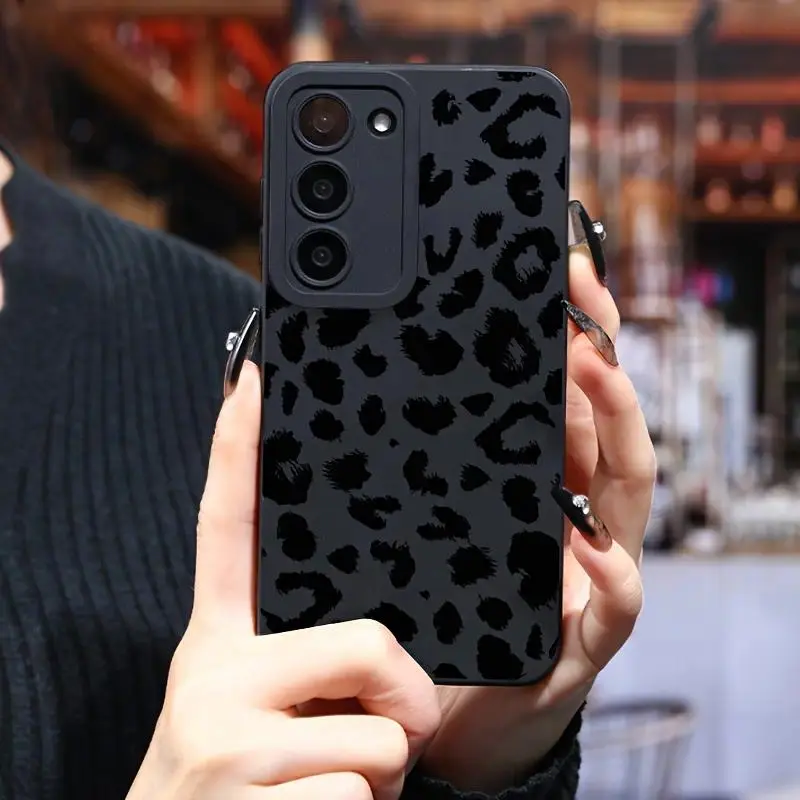 Black Background Leopard Animal Print Protective Case for Galaxy S24-S23-S22-S21 Phones, Shockproof Durable TPU Cover, Non-Slip Accessory, Camera Protector, Transparent Element, Leopard Print Style, Camera Guard