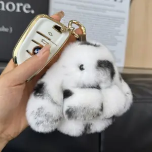 🐰🤍｜Meet your new best friend. This 10cm ball of fluff is so soft you'll want to pet it all day long. Clip it on your bag, your keys, your heart. 🎀✨ #plushkeychain #bunnygift #cozyvibes #cutebagcharm #selfcaregift