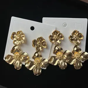 Golden Flower Pendants Earrings - Elegant Design with Floral Accents, Unique and Versatile Accessory for Any Occasion party earring