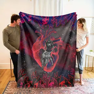Surreal Heart and Hand Flannel Blanket， Cosmic Gothic Art Print Design， Soft Warm Plush Throw for Bedroom Living Room Meditation Space Gifts Home Decor tiktokshopspringglowup