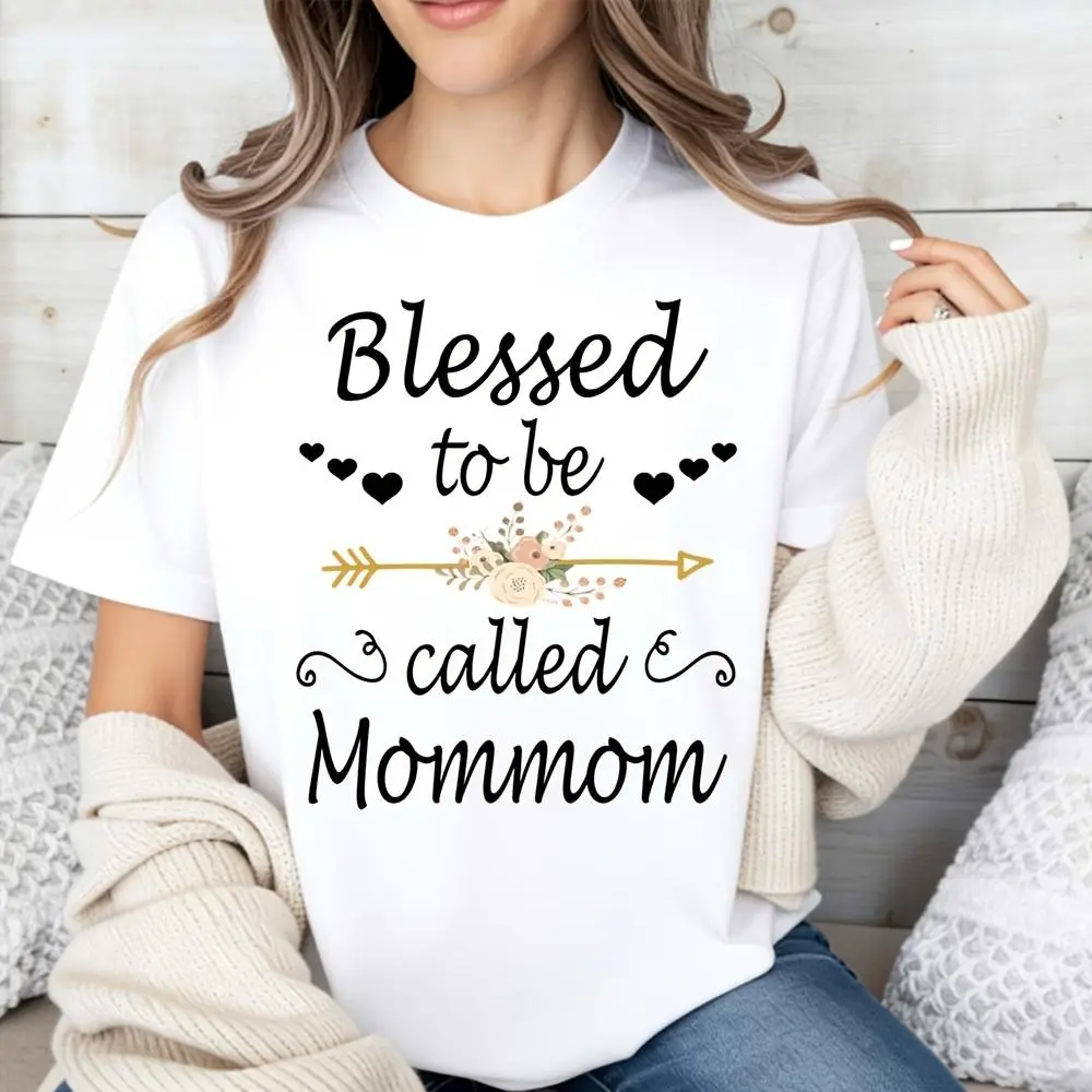 Women's Casual Graphic Round Neck Tee Tops - Blessed To Be Called Mommom, Floral Arrow Design, Essential Fabric, Spring-Summer Fall Grandmother Gift, Simple