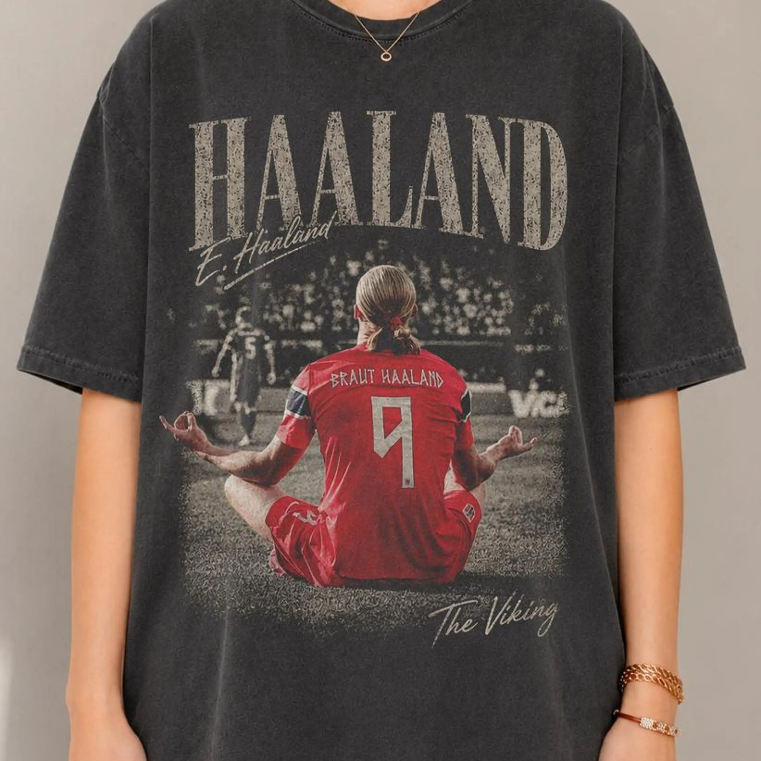 Comfort Colors Erling The Viking Norway Soccer Y2k Graphic Tee, Retro Football Viking Norway Unisex T-Shirt - Perfect Gift for Fans