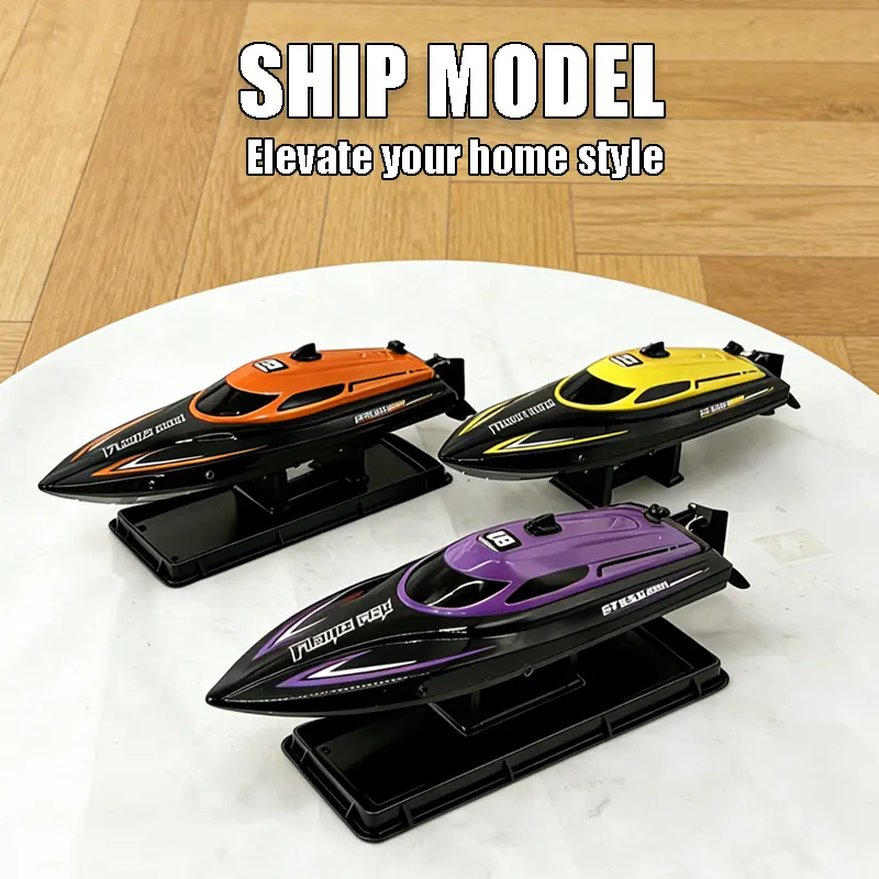 High-Speed RC Speedboat: 25KM/H, Low-Power Warning & Overboard Light. Perfect gift for boys & boat lovers!