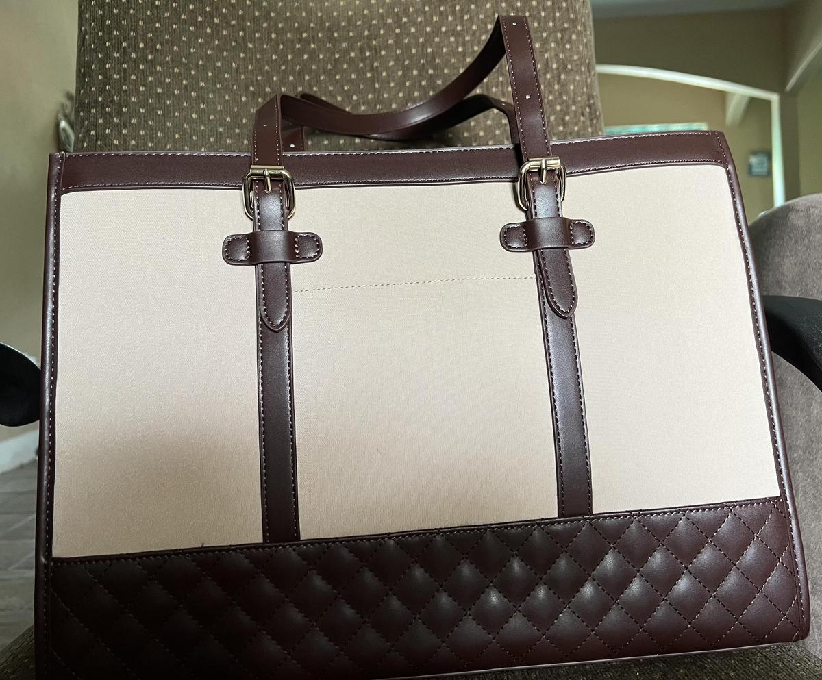 Item: Apricot & Chestnut Brown, 15.6''