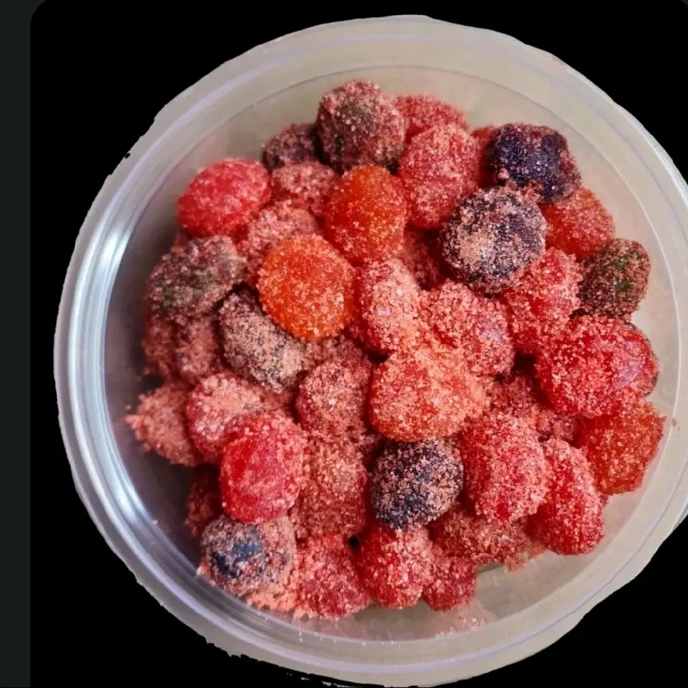 SOUR STRAWBERRY GUSHERS