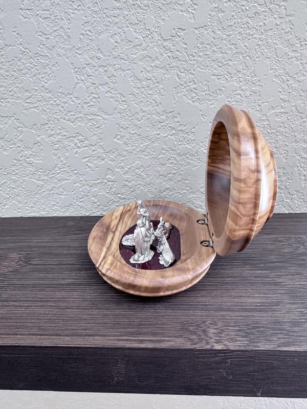 Olive Wood Nativity Scene, Size 5x2.5 Inches