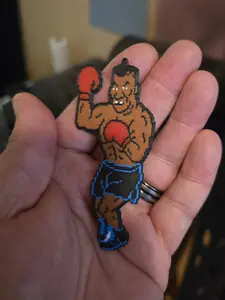 3D Printed Mike Tyson “Punch-Out!!” Keychain – Double-Sided Retro Gaming Collectible