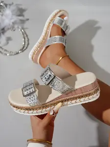 Women's Metal Snake Print Straw Thick Sole Sandals, Adjustable Buckle Double Strap Flip Flops, Rhinestone Rivet Anti-Slip Summer Casual Shoes, Trending Sandals