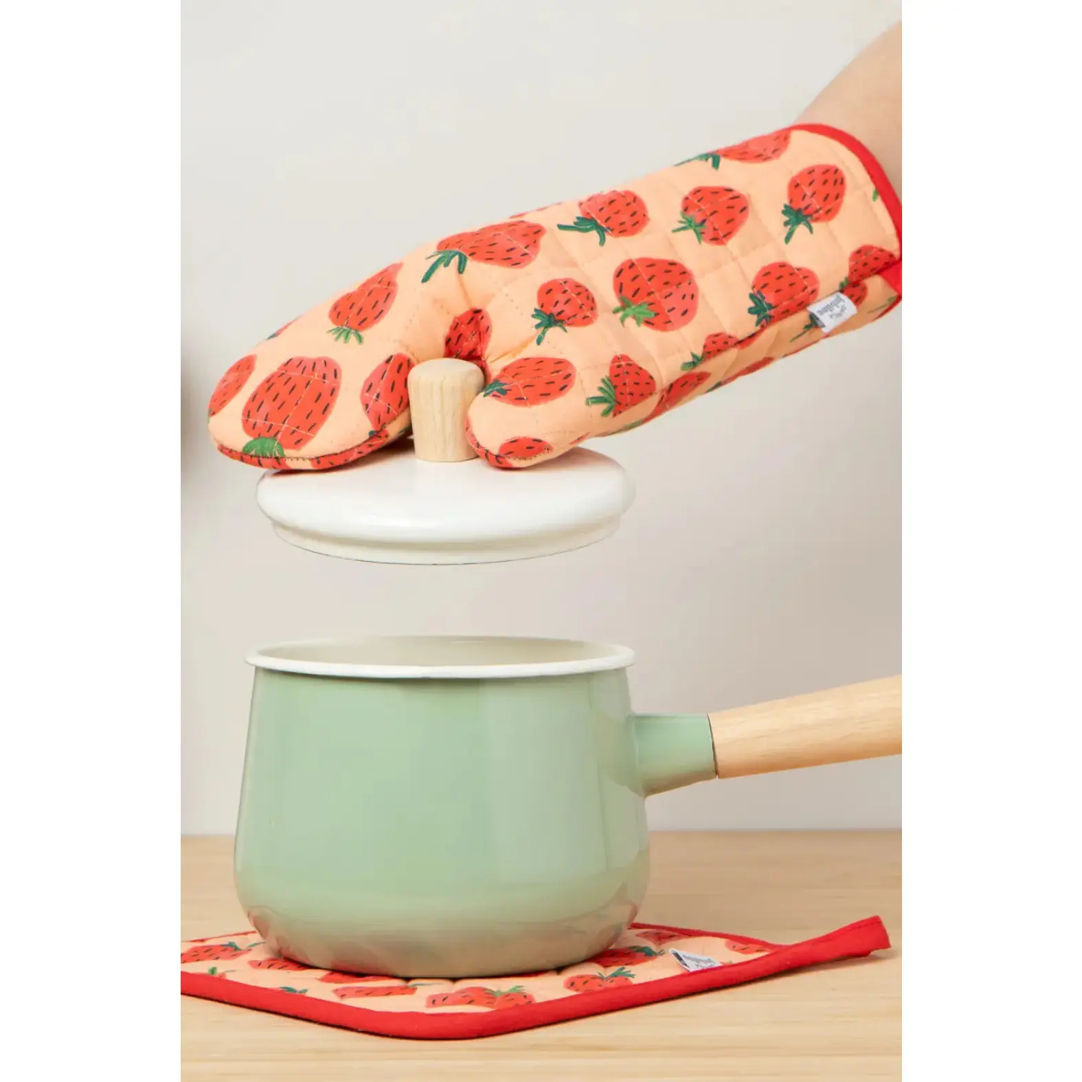 Berry Sweet Oven Mitt