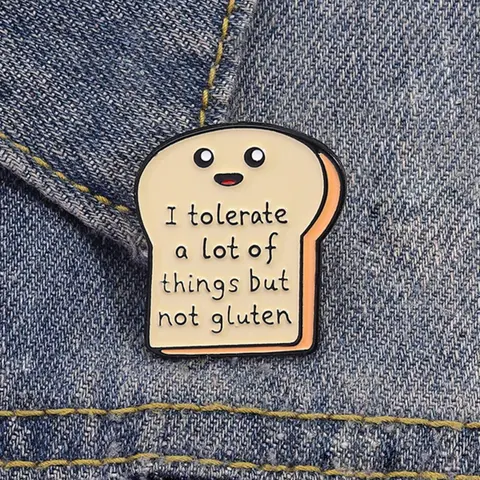 Cartoon Toast Shaped Brooch, Cute Fashion Alloy Brooch Pin for Daily Clothing Decor, Trendy All-match & Exquisite Brooch for Birthday Gift