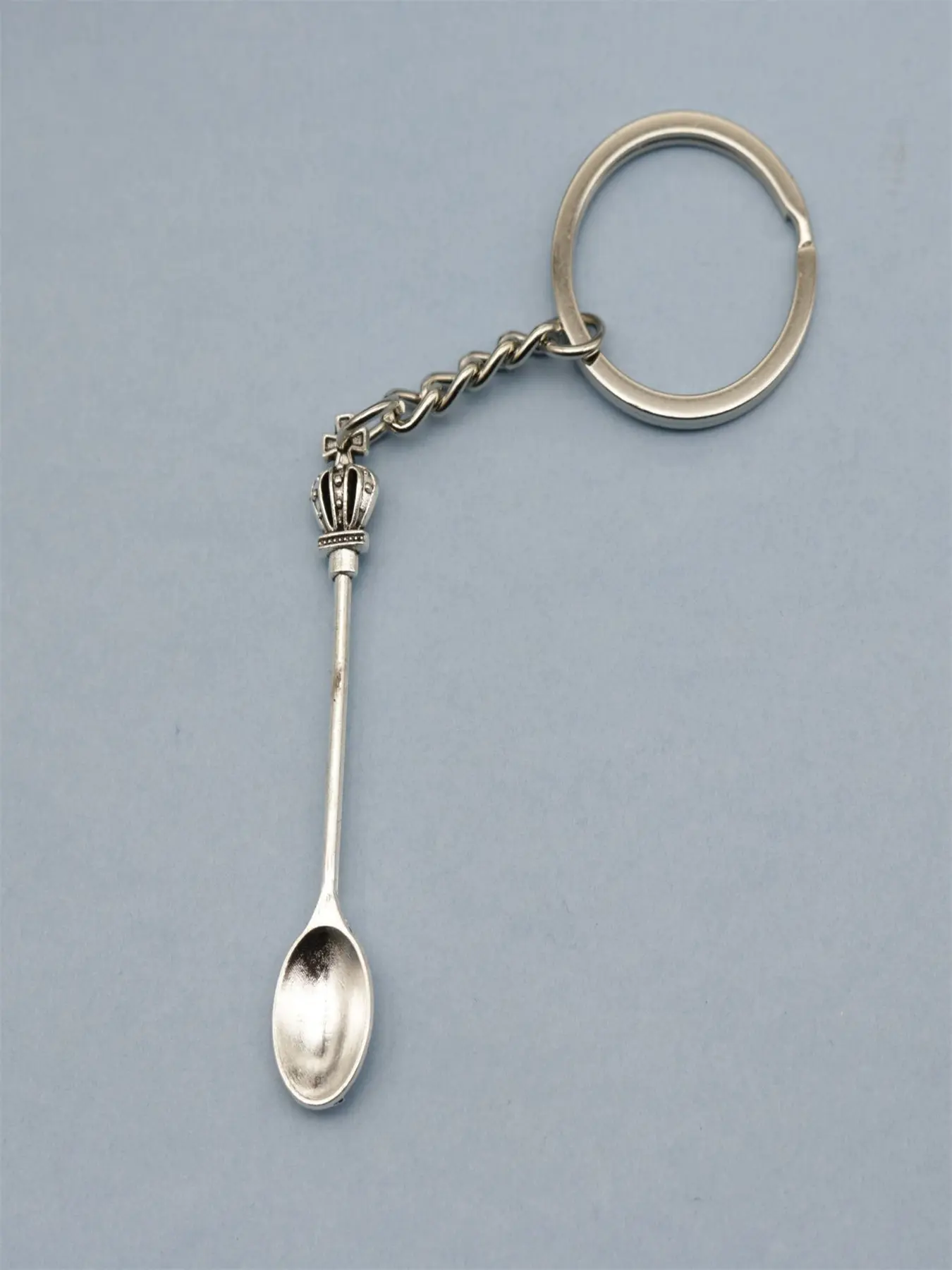 Creative Crown Spoon Keychain, Cute Mini Metal Key Ring, Geometric Pattern, Casual Style, All Seasons, Unique Gift Idea, Key Charms, Key Accessories, Cute Keychain Accessory, Geometric Decor Keychain, Keychains Cute