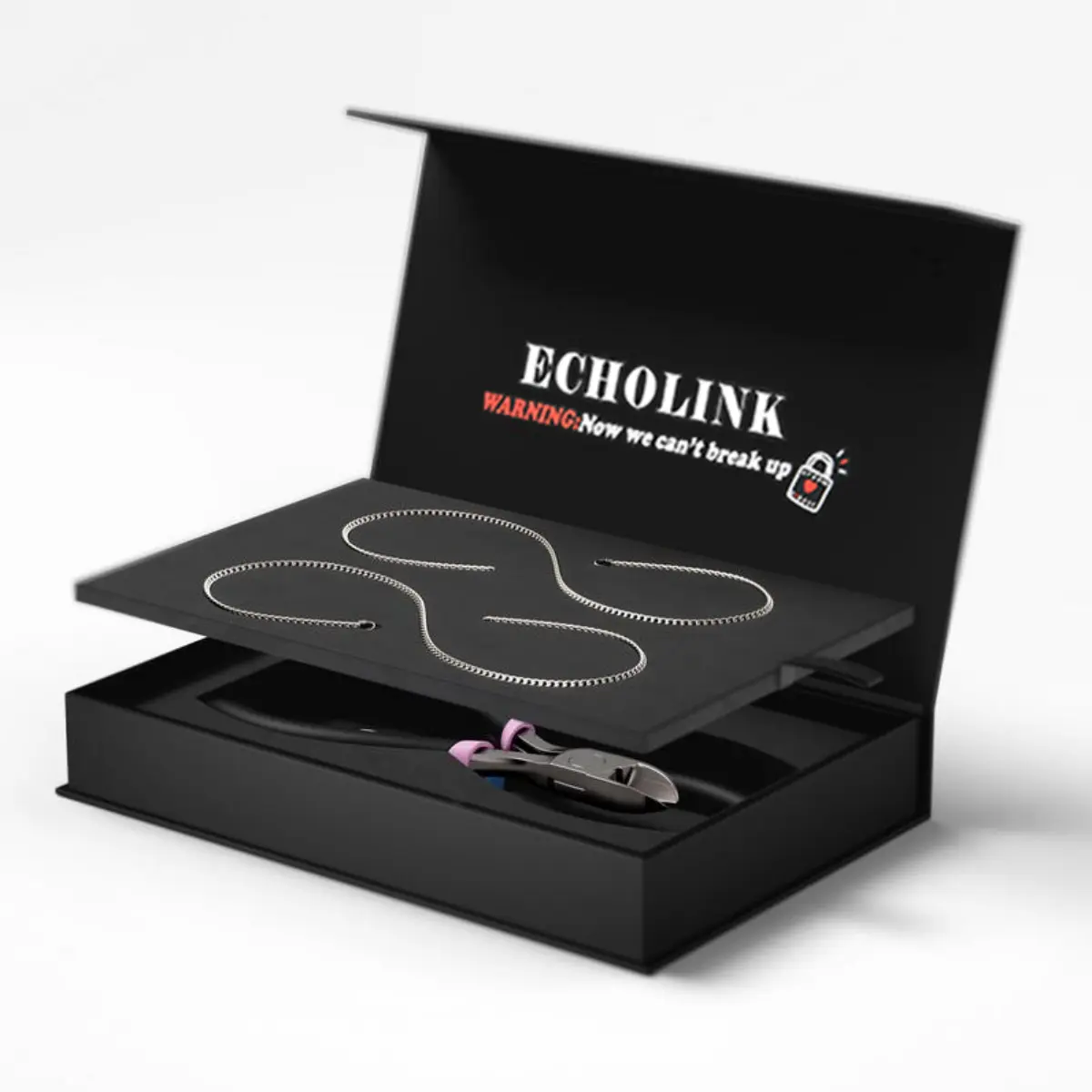 This unisex couple bracelet, with its symbolic clasp, is the perfect way to celebrate your connection. An ideal gift for anniversaries, birthdays, and dates.