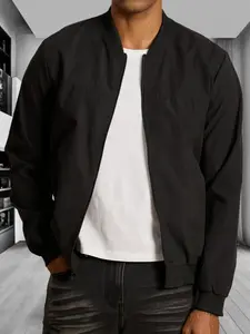 Men's Black Stand Collar Puffer Jacket Classic Zip-Up Lightweight Quilted Coat for Everyday Wear