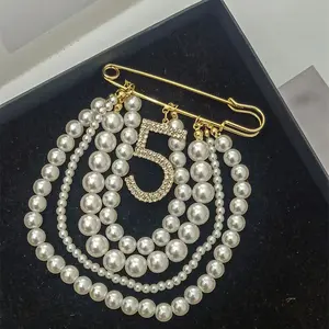 Classic Elegant Women Men Pearl Tassel Crystal Brooches Badges Vintage Lady Party Wedding Accessories Jewelry