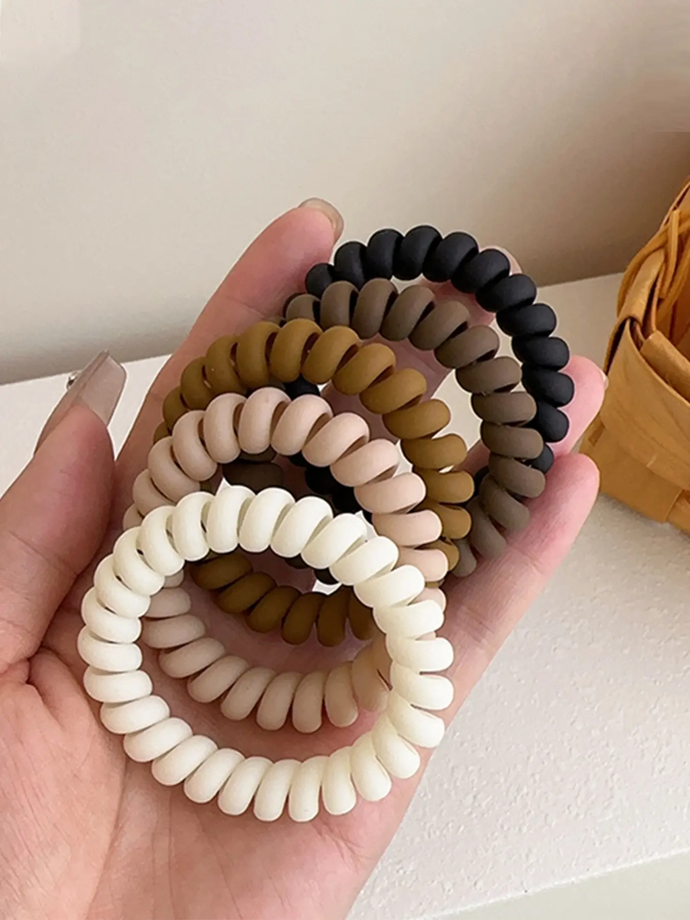 5 Pcs Hair Ties Scrunchie Set, Solid Cream Color Telephone Wire Material, Durable & Flexible Daily Use Hair Accessory Hair Styling Accessories, Perfect for Everyday Wear Ponytail Hairstyle Scrunchies