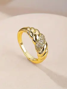 1 PC Classical Cubic Zirconia Ring Elegant Engagement Ring For Women For Wedding Engagement Party Jewelry Rings Valentine's Day Gift