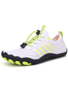 A pair of men's outdoor wading canyoning shoes, breathable and quick-drying mesh, non-slip and wear-resistant, suitable for beach, outdoor and water sports casual wear.