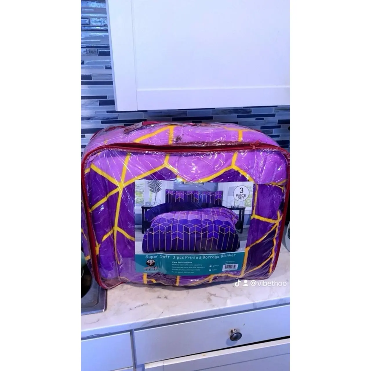 3pcs Blanket King Size Pou Selman $50 - Purple and Yellow Design