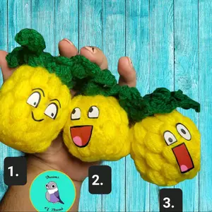 Pineapple keychains, crochet funny pineapples, crochet keychain fruit, crochet fruit, unique keychains, funny fruits, funny gifts, vegan
