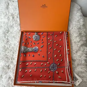 Pre-owned HERMÈS Silk Bag Accessories Trésors Retrouvés scarf