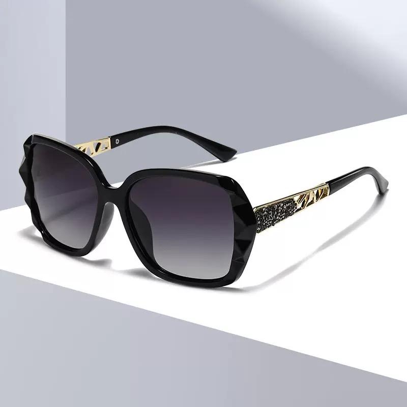 Fashionable and luxurious sun sunglasses - classic women's style