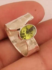 A Unique Personalized Ring with Elegant and Minimalist Style, Inlaid with Green Synthetic Cubic Zirconia, Suitable for Women, The Best Gift for Him/her, Unique Style,, Chunky Band Rings, Statement Ring