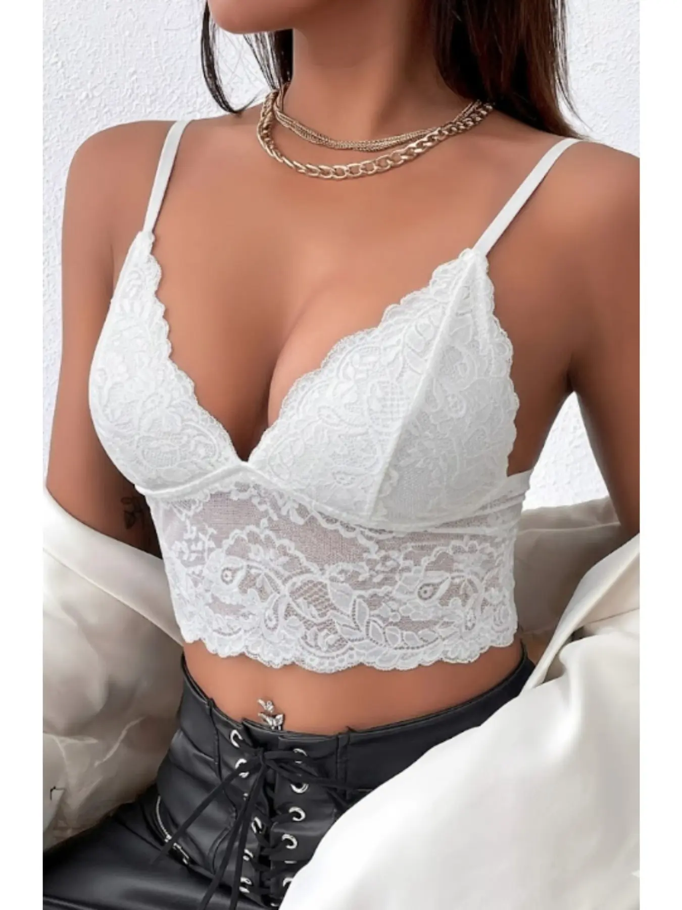 White Lace Bralette, V Neck Bralettes, Women's Floral V-Neck Crop Top, Fairycore Soft Girl Spaghetti Strap Cami, Romantic Scalloped Edge Bralette Top, Summer Festival Outfit Layering Piece, Viral TikTok Fashion Must-Have, Camisole Bralette