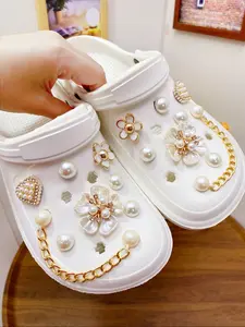 16pcs Camellia Heart Flower Chain Bling Shoe Charms, Detachable Vintage DIY Faux Pearl Floral Garden Shoes Decorations Rhinestone Shoes Charms