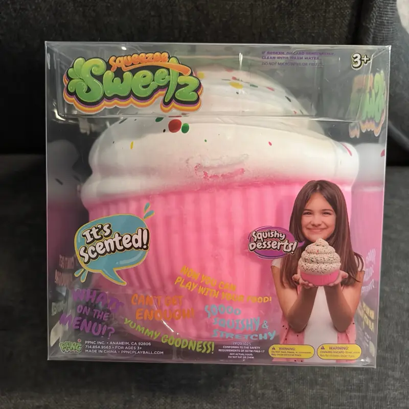 Squishy CUPCAKE- big squishy Squishy CUPCAKE- big squishy