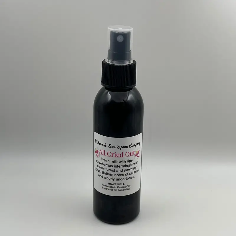 Unisex Bright Strawberry Scent Water-Based Body Mist - 4 fl oz Fruity Floral Fragrance, Long-Lasting, Refreshing, Fine Mist Sprayer, Fruity Woody Warmth Woodsy Bottle, Powder Liquid, 6 Months Shelf Life, Contains Neither Harmful Additives, Single Item