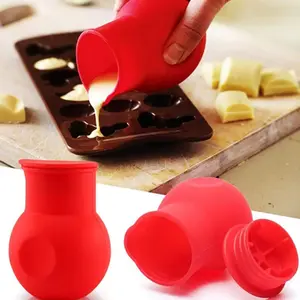 Chocolate Melting Bottle Silicone Oil Can Kitchen Baking Tool Creative Ingredient Dispenser Jug for Cooking and Baking