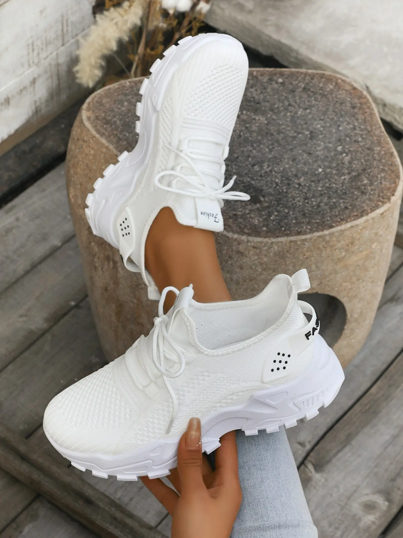 Women's Large Size Breathable Sneakers, Warm Winter Boots, Sporty Low Top Shoes, Ideal for Travel and Daily Wear, Order One Size Up, All Seasons Sneakers