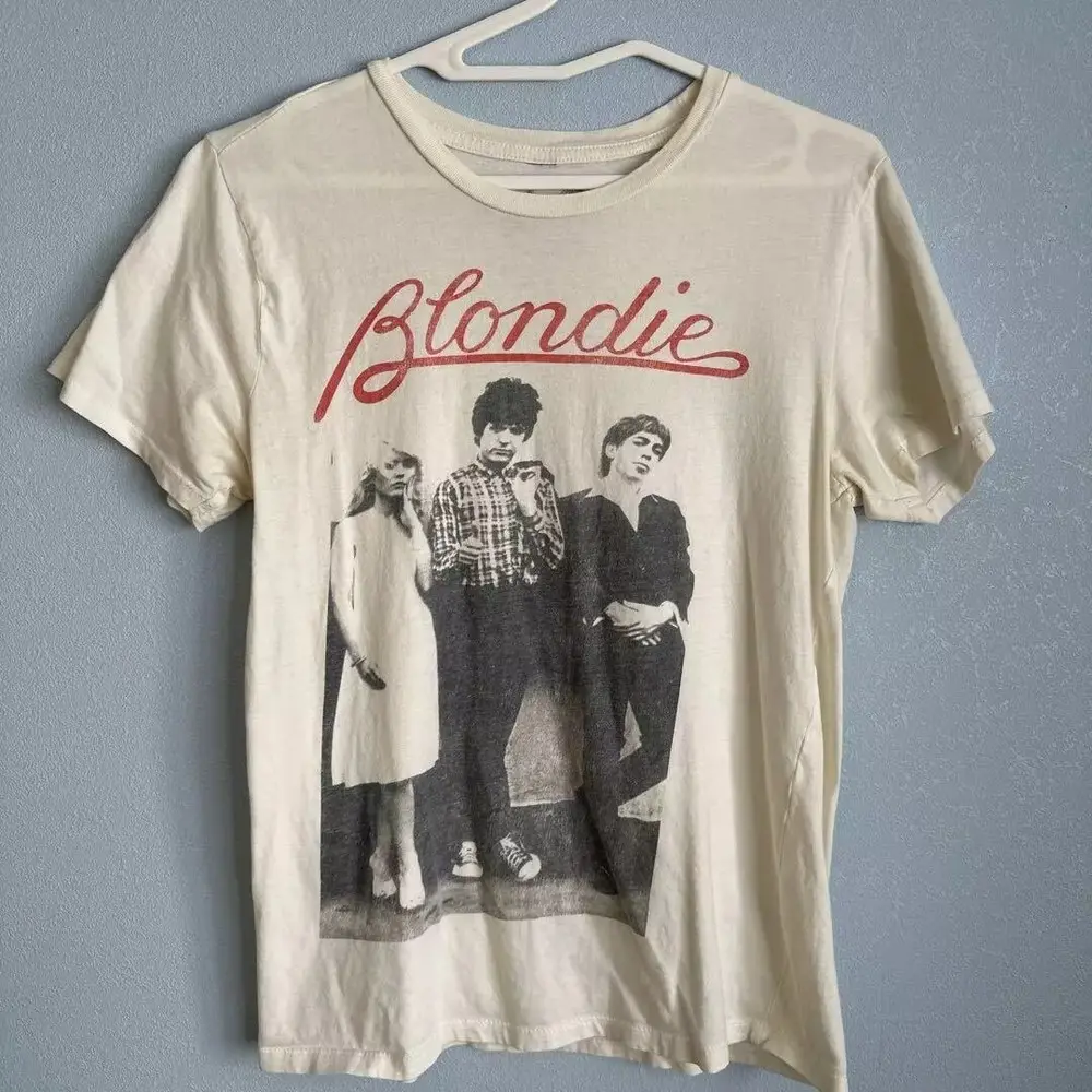 Blondie Graphic T-Shirt Vintage Punk Aesthetic Iconic Band Tee for Music Lovers Retro Punk Fashion