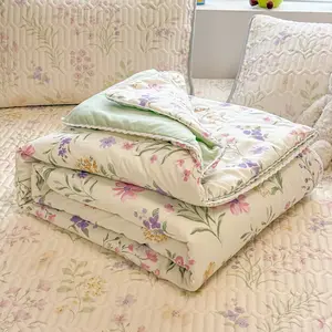 Floral Pattern Summer Lightweight Blanket, Soft Breathable Polyester Fiber, Ideal for Bedroom, Office, Living Room, Home Use