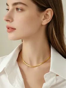 A simple and neat plain flat snake bone chain necklace with a high-end matte metal texture, featuring a minimalist and luxurious style that is versatile and suitable for various occasions such as daily commuting, light business workplace, leisure dating,