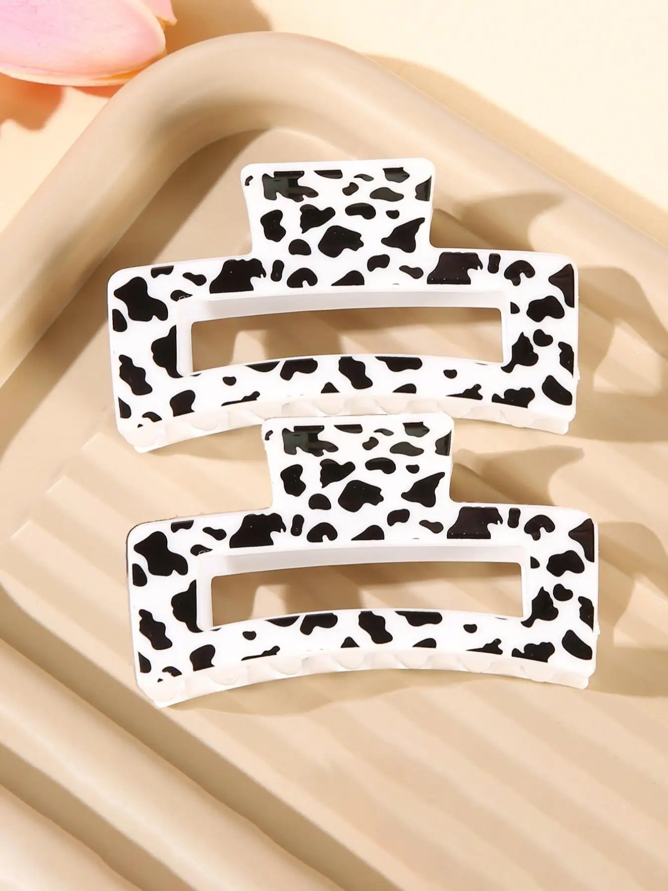 Cute Cow Print Hair Claws, 2pcs/set Women's Hollow out Design Trendy Hair Claws, Chic Gorgeous Hair Accessories for Hairstyle Decor