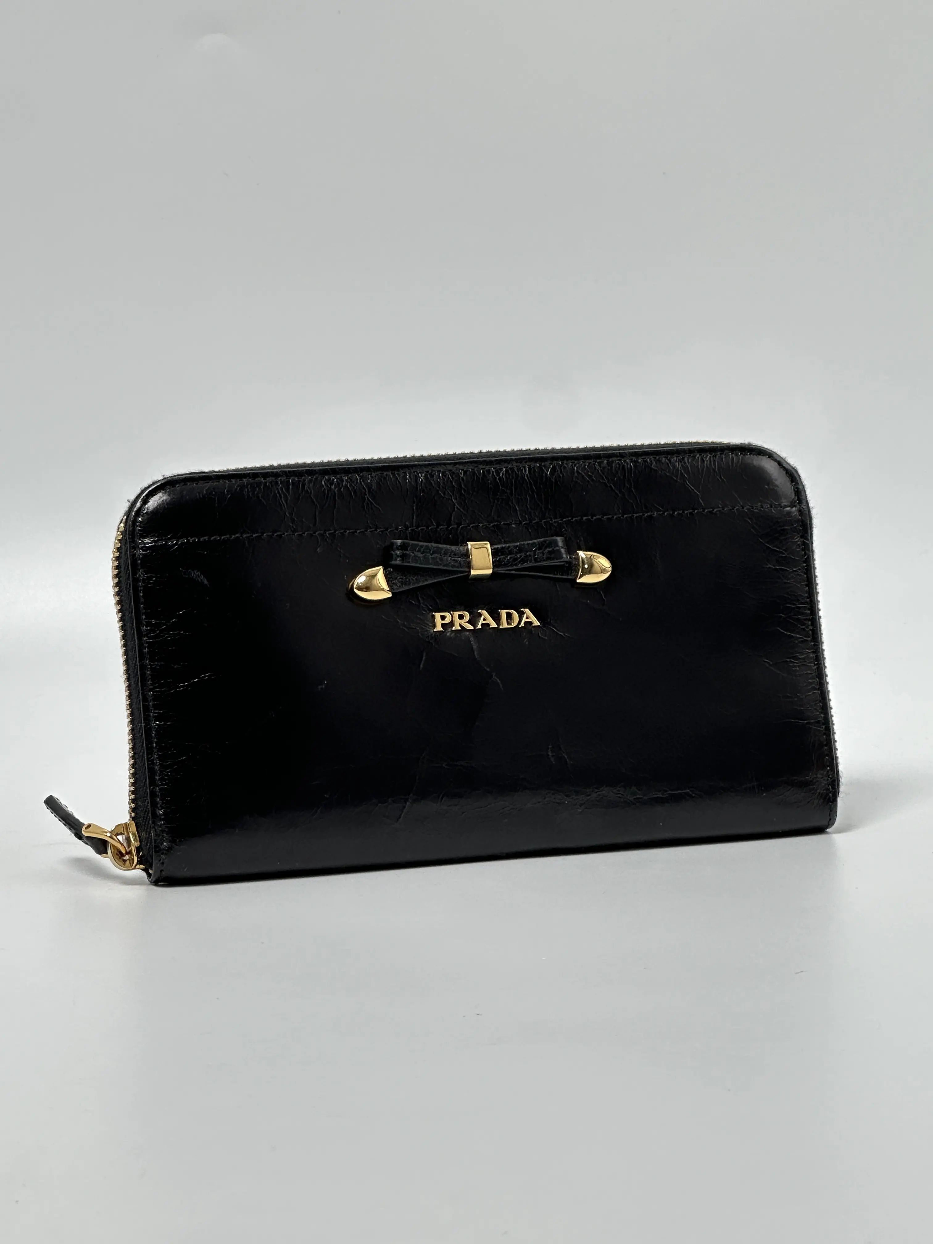 Pre-owned PRADA leather Wallet Black Zip Around ZS045PR