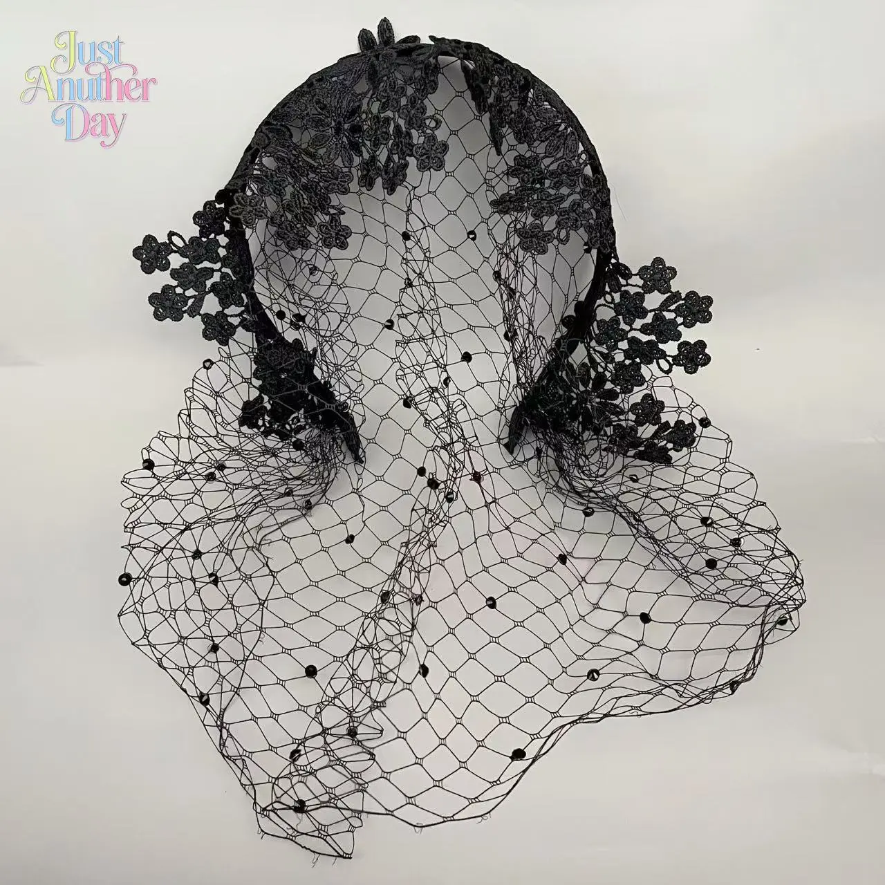 Bridal Lace Net Veil Headband, Vintage Floral Lace Fascinator with Rhinestones, Retro Tea Party Face Cover Hair Hoop for Special Occasions