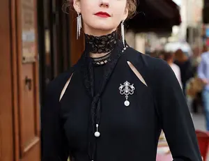 SR PEarl Co. Freshwater Pearl Brooch ROyal Style Pefect For Business Party Eye-Catching Unforgetable Women Gift