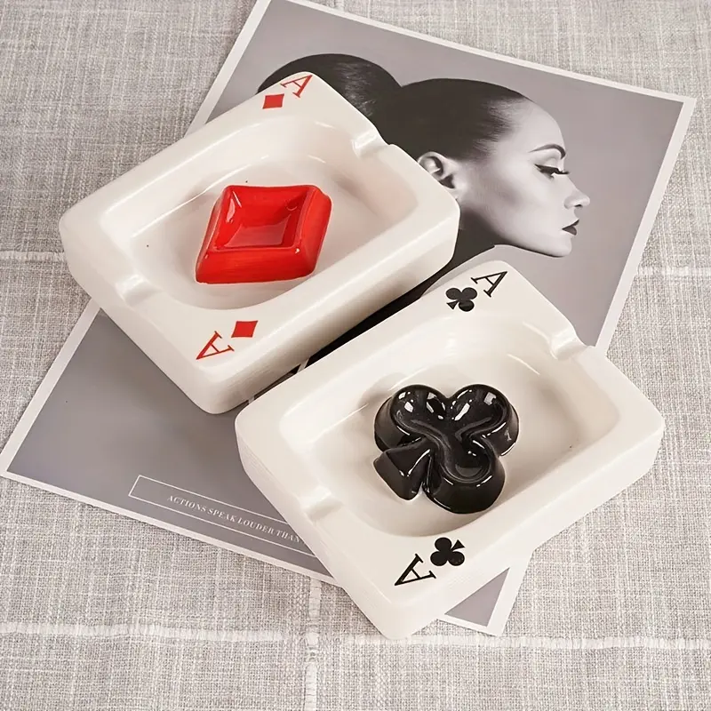 Creative poker ceramic ashtray, simple and stylish ashtray, portable home desk ashtray, desk gift ashtray