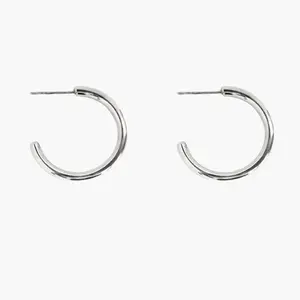 en route 30 mm Endless Hoop Earrings in Silver, Waterproof & Tarnish-Free for Daily Wear, Thick Chic Hoops That Elevate Summer Looks & Beach‑Ready Styling