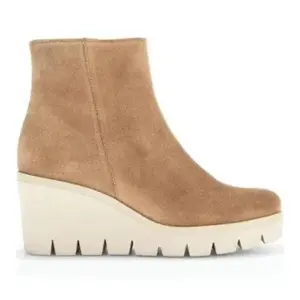 Gabor Suede Wedge Boot in Lion