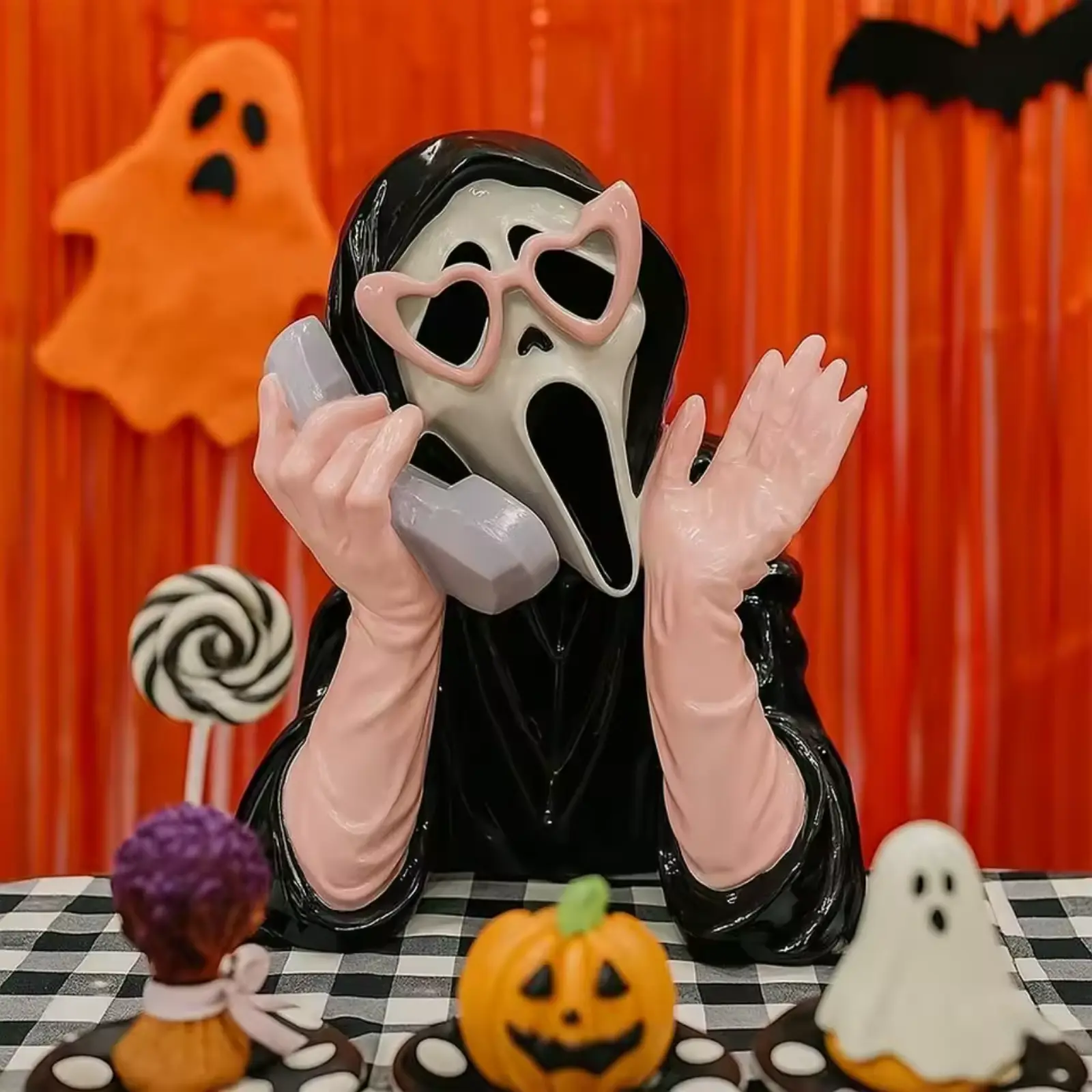 Pink Halloween Ghost Figurine Luminous Resin Screaming Face Ghost Statue, Hand-Painted Spooky Glowing Ghost Ornament, Glowing Resin Screaming Girl Phone Holder Statue, Gothic Halloween Desk Decor with Realistic Black Color & LED Base