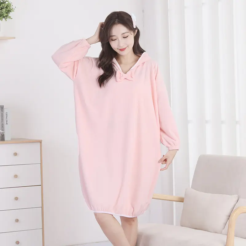 Hooded long sleeved powder